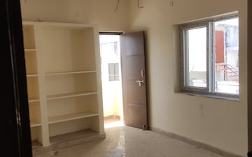 2.5 BHK Builder Floor For Sale in Alkapoor Apartment, Puppalaguda