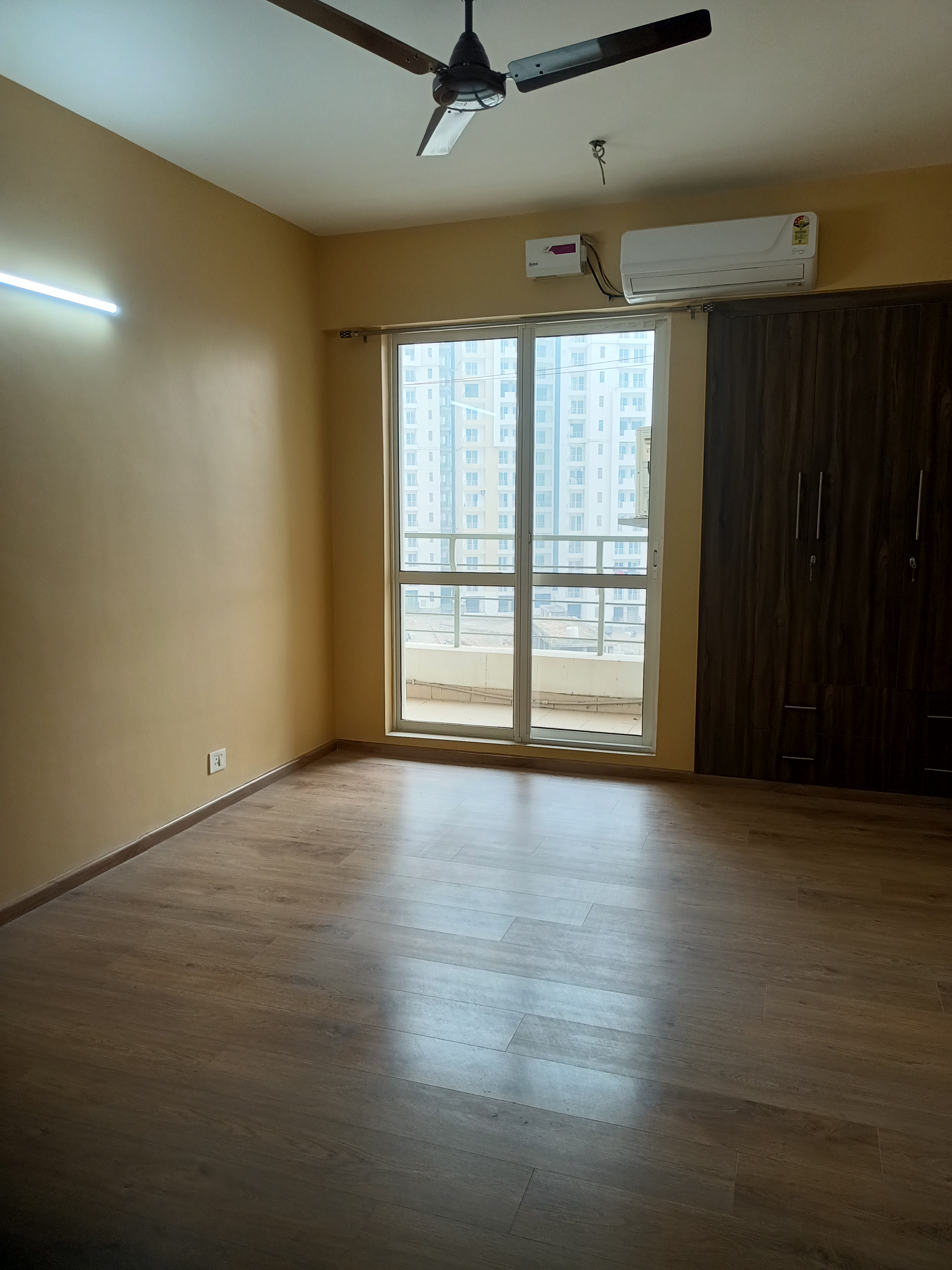 4 BHK + Servant Room Apartment For Rent in 3C Lotus Panache
