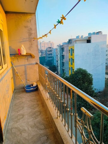 Balcony in 1 BHK Builder Floor at Ansal Sushant Lok I, Sector 43 – for Rent