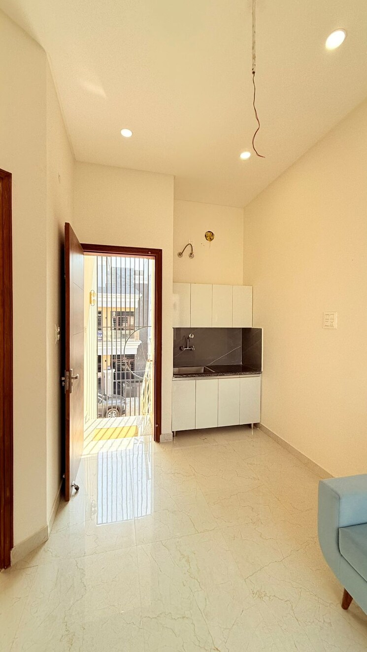 Room, sector 125 2.5 Bedroom 200 Sq.Ft. Villa In Sector 125 Mohali 8064753