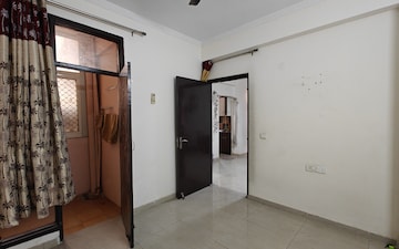 2 BHK Apartment For Rent in Charms Castle, Raj Nagar Extension
