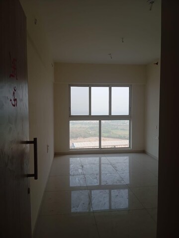 Room in 2 BHK Apartment at Wadhwa Atmosphere O2, Mulund West – for Rent