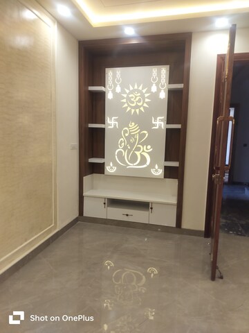 Bathroom in 3 BHK Builder Floor at BP Homes, Sector 85 – for Sale