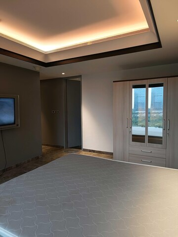 Room in 3 BHK Apartment at Lodha Trump Tower, Worli – for Rent