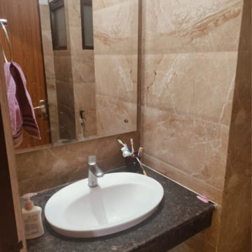Attached Bathroom in 2.5 BHK Builder Floor at Ambala Highway – for Rent