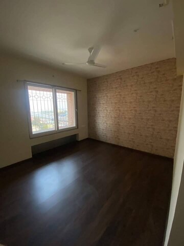 Room in 2 BHK Apartment at Paradise Sai World City Phase 2, New Panvel – for Sale