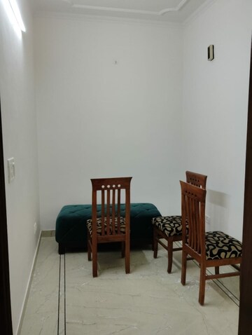 Living Room in 2 BHK Independent House at Sector 16 – for Rent