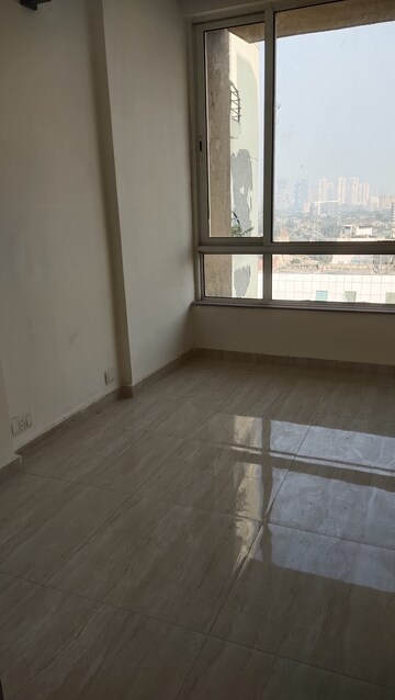 Room in 2 BHK Apartment at Unitech Harmony, Sector 50 – for Rent