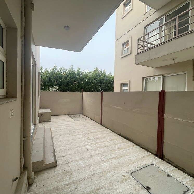 Balcony, bptp-amstoria 3 Bedroom 2229 Sq.Ft. Villa In Sector 102 Gurgaon 8064871