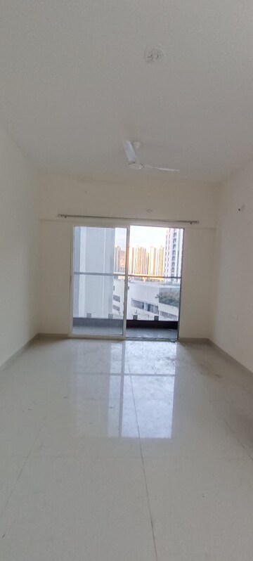 Room in 2 BHK Apartment at Kumar Megapolis Saffron, Hinjewadi – for Rent