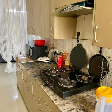 Team Area in 2 BHK Apartment at Suncity Avenue 102, Sector 102 – for Rent