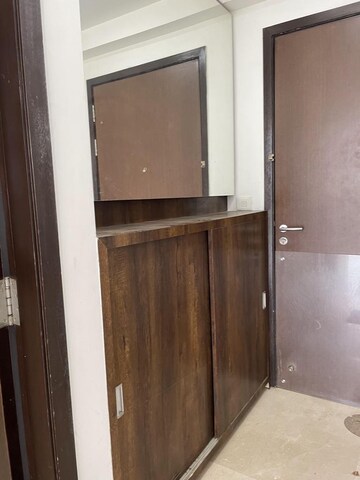 Furnished Amenities in 3 BHK Apartment at Oberoi Exquisite Goregaon, Goregaon East – for Rent