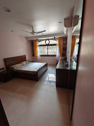 Living Room in 3 BHK Apartment at Vastu Apartment Juhu, Juhu – for Rent