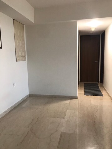 Room in 1 BHK Apartment at Lodha Altia, Wadala – for Rent