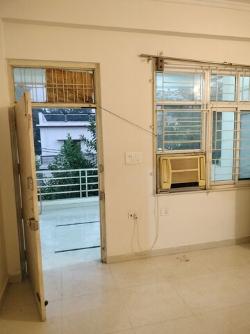 Room in 1.5 BHK Builder Floor at Kamta – for Rent