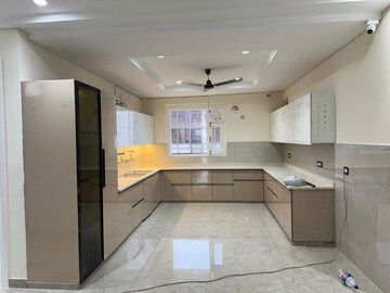 Building Lobby in 4 BHK Builder Floor at Srishti Greenfield Homes, Green Fields Colony – for Rent