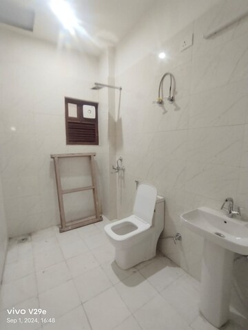 Bathroom in 3 BHK Builder Floor at Sector 57 – for Rent
