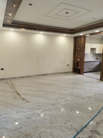 Parking in 3 BHK Builder Floor at Srishti Greenfield Homes, Green Fields Colony – for Sale