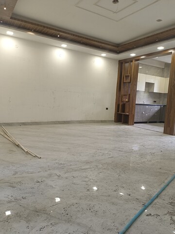 Room in 3 BHK Builder Floor at Srishti Greenfield Homes, Green Fields Colony – for Sale