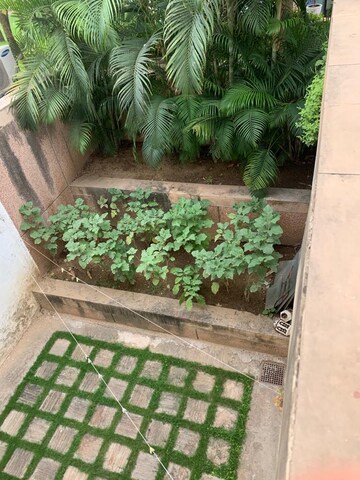 Bedroom in 4 BHK Apartment at Unitech Vista Villas, Sector 45 – for Rent
