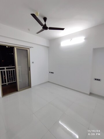 Room in 2 BHK Apartment at Bramhacorp The Collection, Kalyani Nagar – for Rent