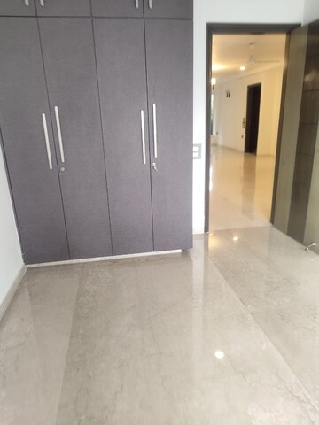 Room in 4 BHK Builder Floor at Sector 26a – for Sale
