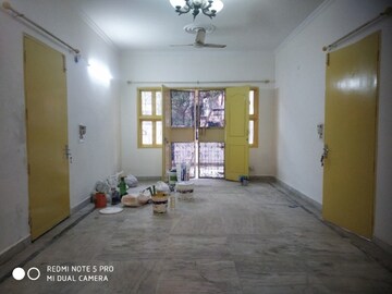 Room in 2 BHK Builder Floor at SS The Lilac, Sector 49 – for Rent