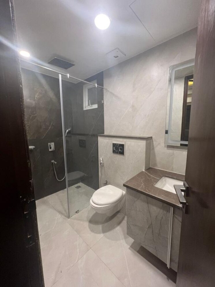 Bathroom, ansal-sushant-lok-i 4 Bedroom 2200 Sq.Ft. Builder Floor In Sector 43 Gurgaon 8065176