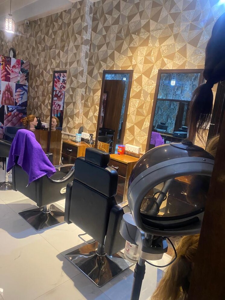 Team Area, gomti nagar Commercial Shop 850 Sq.Ft. In Gomti Nagar Lucknow 8065179