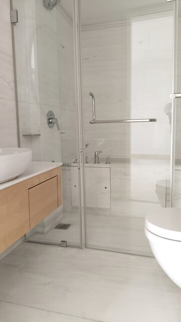 Bathroom in 2 BHK Apartment at Kings Circle – for Sale