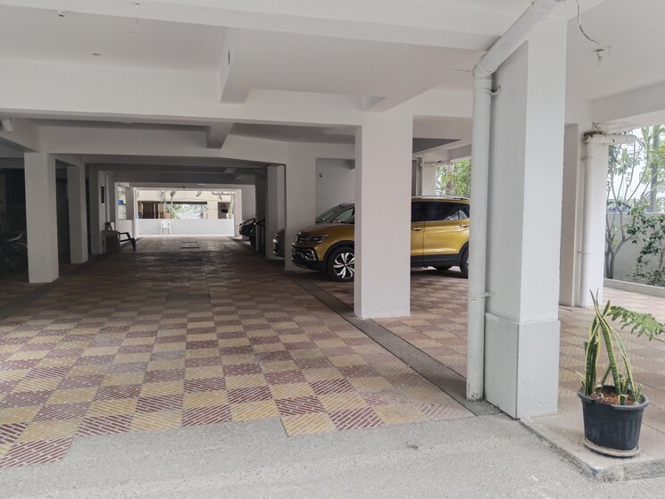  Parking, guttala begumpet 3 Bedroom 1400 Sq.Ft. Apartment In Guttala Begumpet Hyderabad 8065204