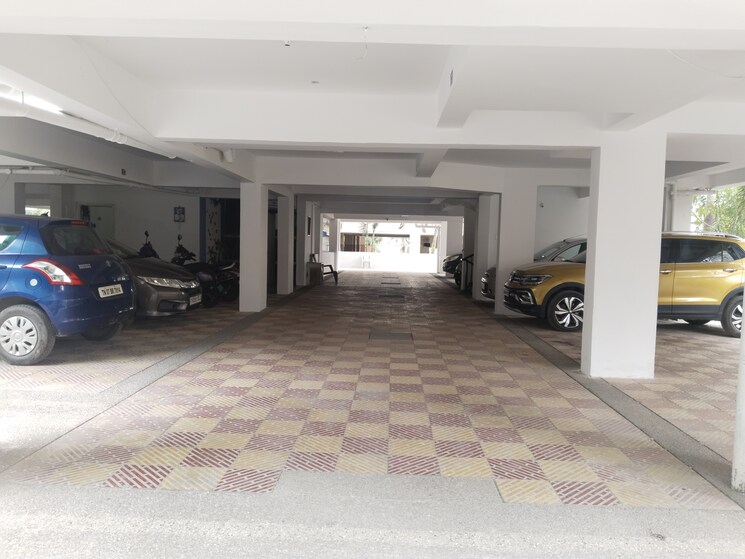  Parking, guttala begumpet 3 Bedroom 1400 Sq.Ft. Apartment In Guttala Begumpet Hyderabad 8065204