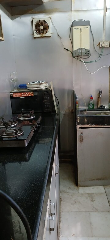  2 BHK Apartment at Vile Parle West – for Rent