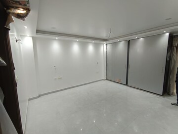 Room in 3 BHK Builder Floor at Ansal Sushant Lok I, Sector 43 – for Sale