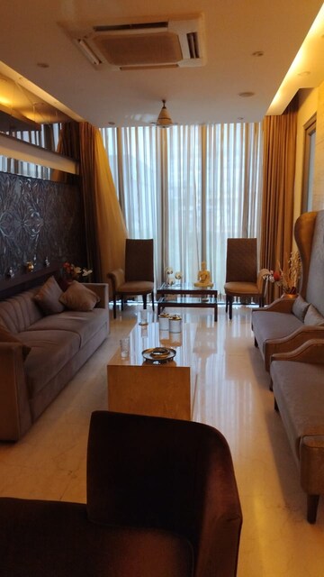 Living Room in 4 BHK Builder Floor at Sector 25 – for Sale