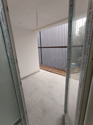 Room in 3 BHK Builder Floor at Ansal Sushant Lok I, Sector 43 – for Sale