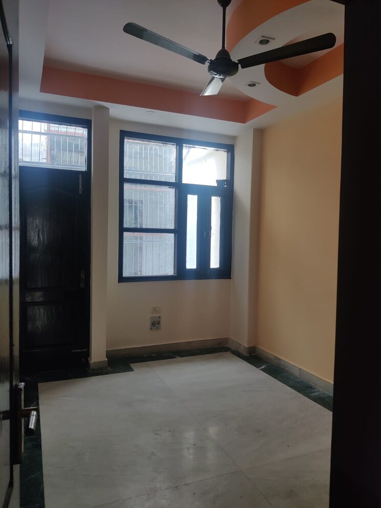 Room, niti khand i 3 Bedroom 112 Sq.Mt. Builder Floor In Niti Khand I Ghaziabad 8065255