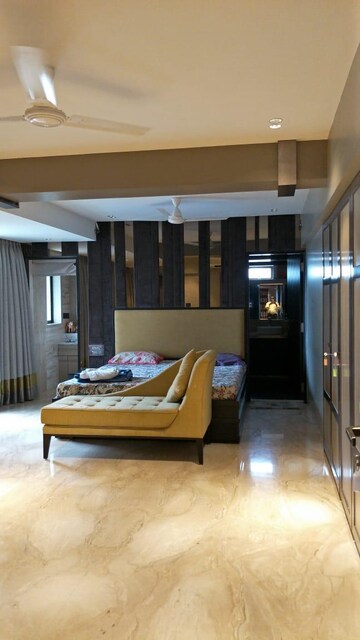 Bedroom in 5 BHK Apartment at Ahuja Towers, Prabhadevi – for Rent