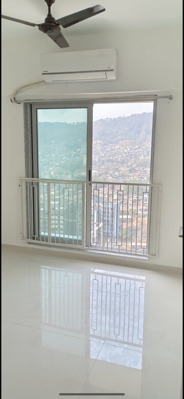 Room in 2 BHK Apartment at Mayfair The View, Vikhroli West – for Rent