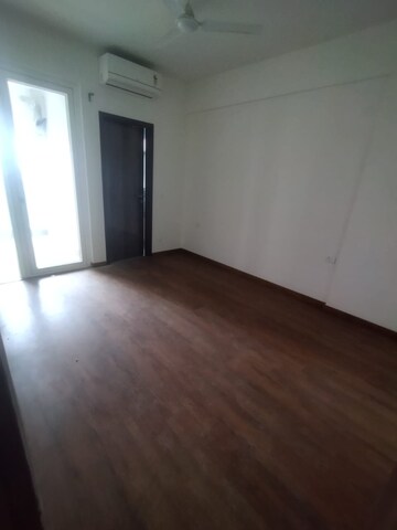 Room in 4 BHK Builder Floor at DLF Garden City Independent Floors, Sector 92 – for Rent