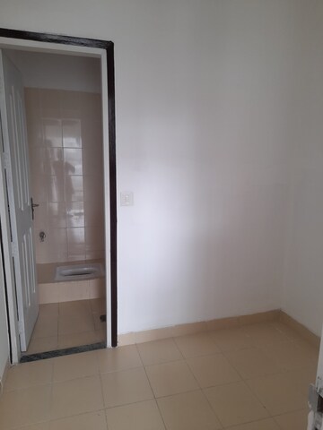 Room in 3.5 BHK Apartment at BPTP Park 81, Sector 81 – for Rent