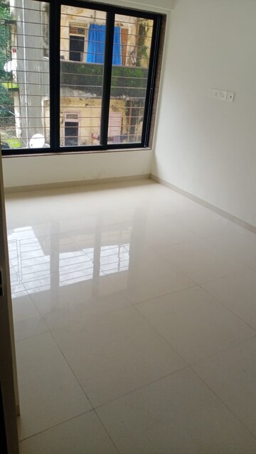 Room in 1 BHK Apartment at Parel – for Sale