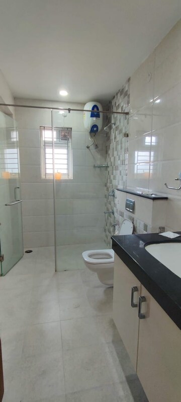 Bathroom in 4 BHK Independent House at Banjara Hills – for Rent