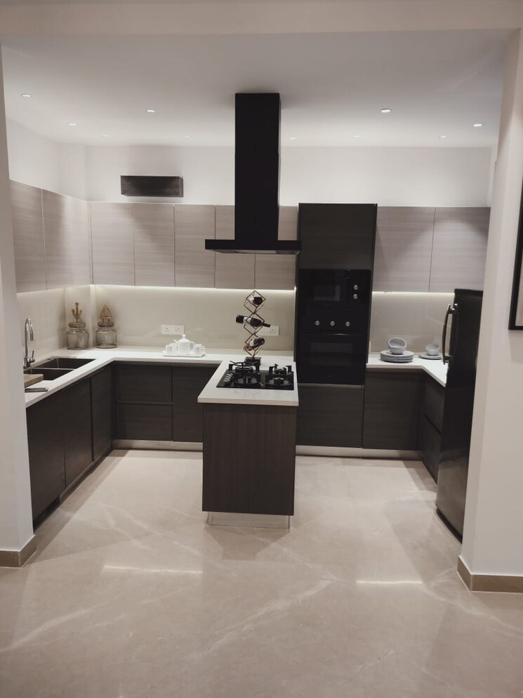 Kitchen, vipul-world-floors 3 Bedroom 1950 Sq.Ft. Builder Floor In Sector 48 Gurgaon 8065384