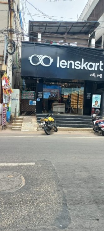 Commercial Showroom 1000 Sq.Ft. For Resale in Satyanarayana Puram Vijayawada  8065375