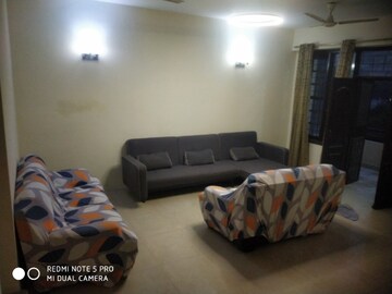 Living Room in 2 BHK Builder Floor at SS Southend Elite, Sector 49 – for Rent