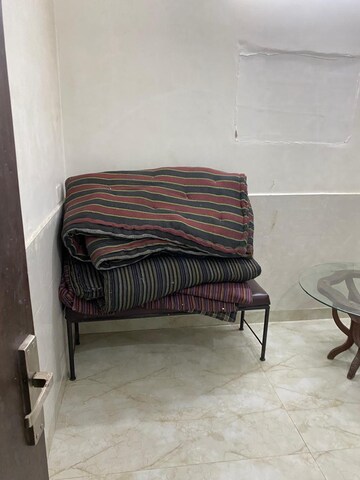 Parking in 2.5 BHK Builder Floor at Mayur Vihar – for Rent