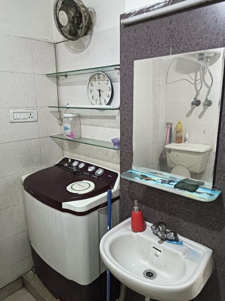 Attached Bathroom, malviya nagar 2 Bedroom 900 Sq.Ft. Apartment In Malviya Nagar Delhi 8065414