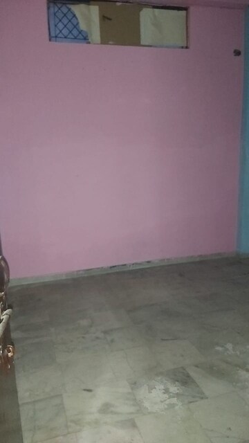 Room in 2.5 BHK Builder Floor at Mayur Vihar – for Rent