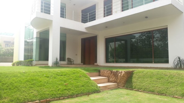 6+ BHK + Pooja Room,Servant Room,Study Room Villa For Sale in Vasant Vihar